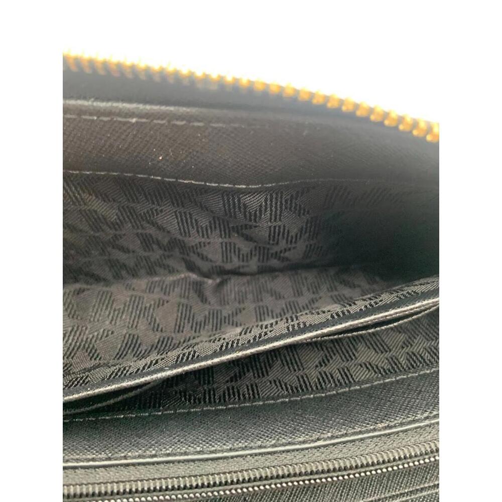 Michael Kors Wallet - Picture 5 of 6